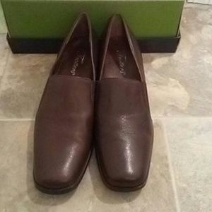 Trotters Dress Casuals